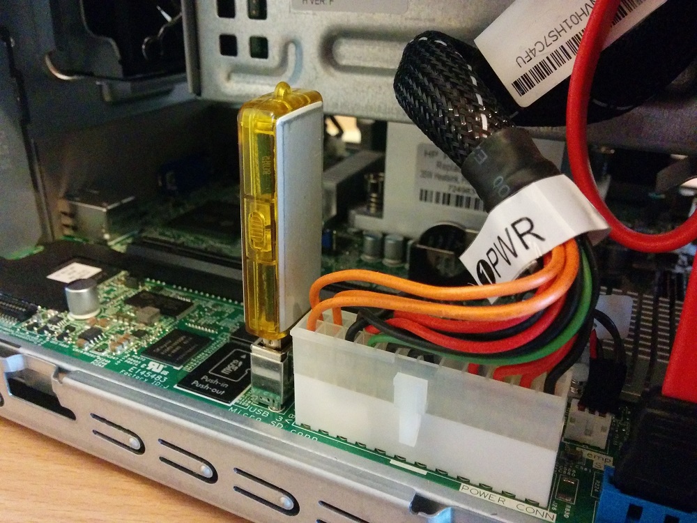 Internal USB drive for GRUB bootloader